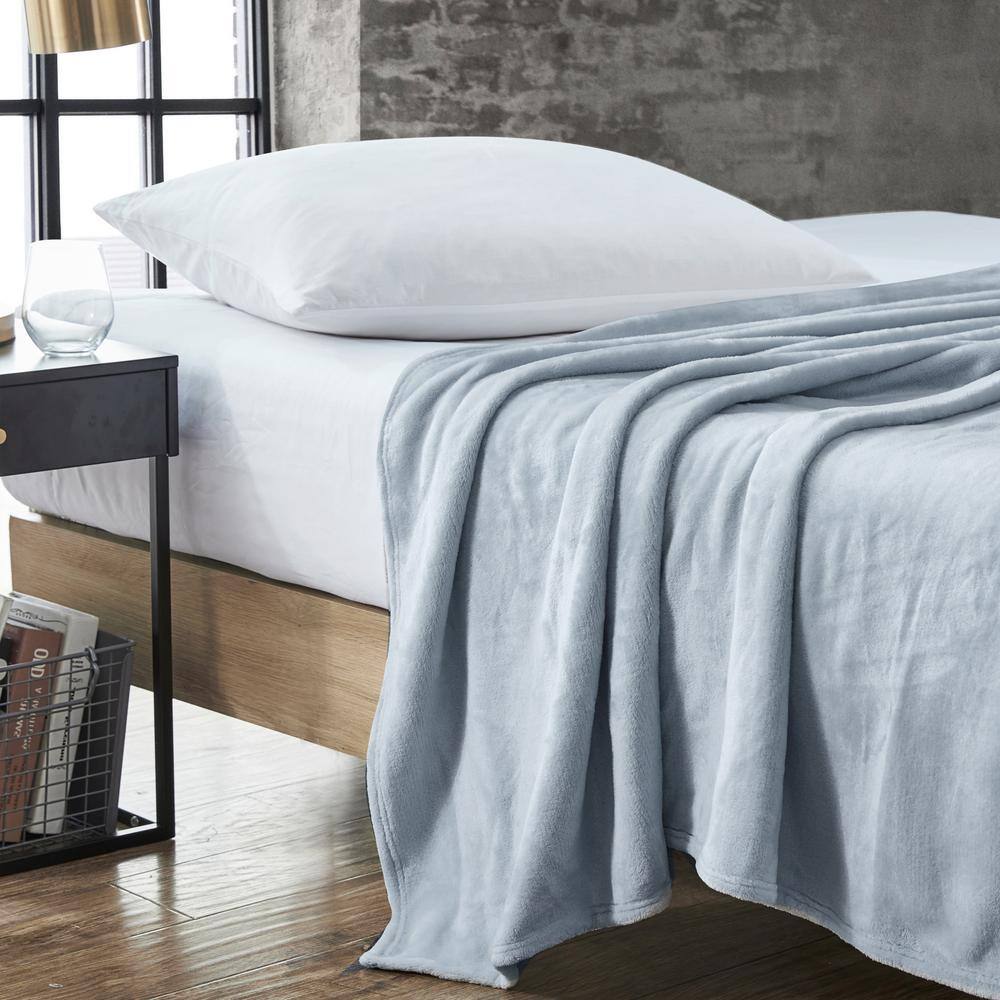 Kenneth Cole Light Blue Ultra Soft Fleece Full Blanket