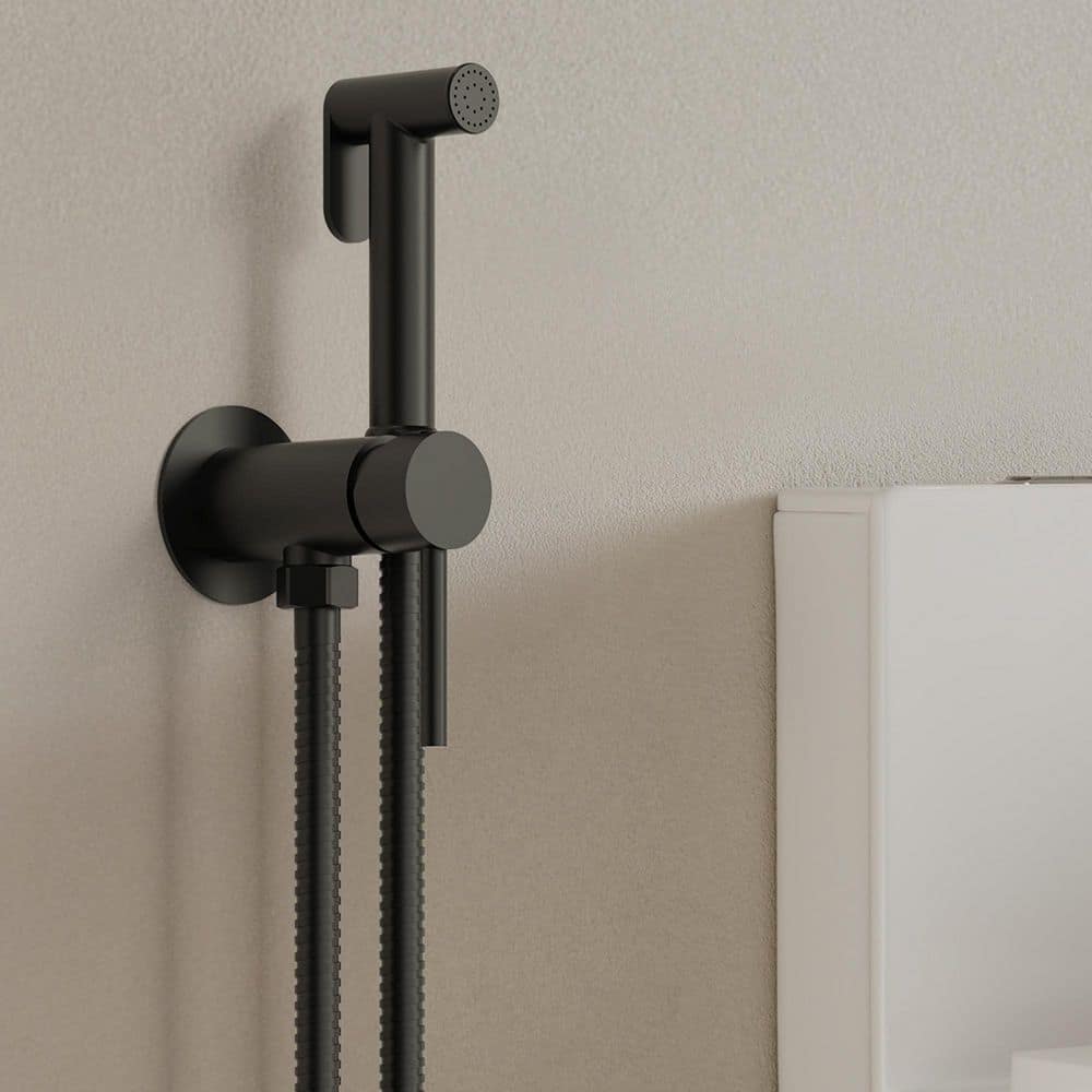 EVERSTEIN 1-Handle Bidet Faucet Hot and Cold with Wall Mount