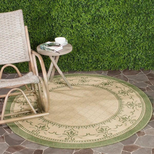 Courtyard Natural/Olive 5 ft. x 5 ft. Round Border Indoor/Outdoor Patio  Area Rug