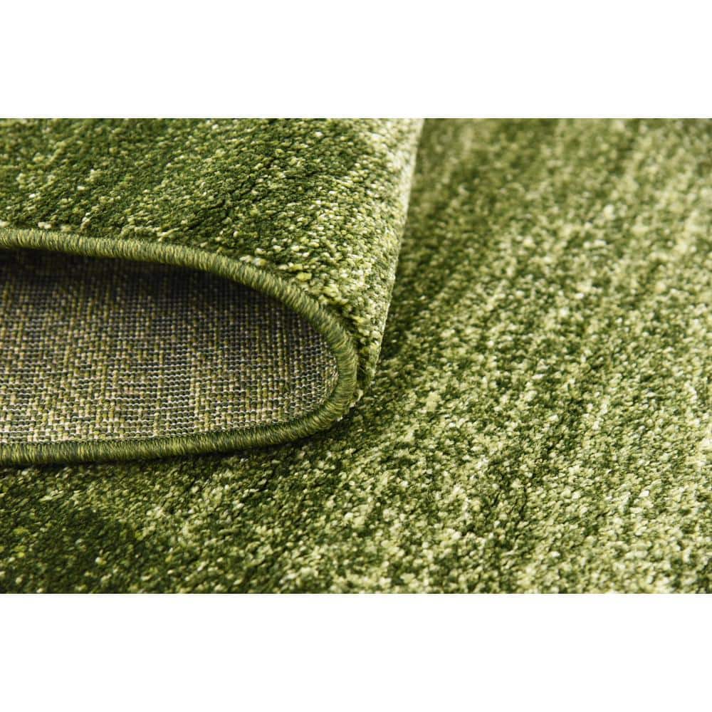 Easy-Care Tufted Synthetic Rug in Light Green, Stain-Resistant, 3'3" x 5'3"