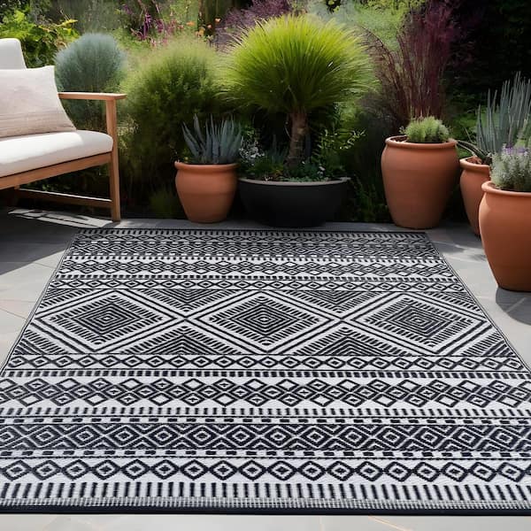 5 X 8 Navy Lightweight Trellis Reversible Plastic Indoor Outdoor Area Rug