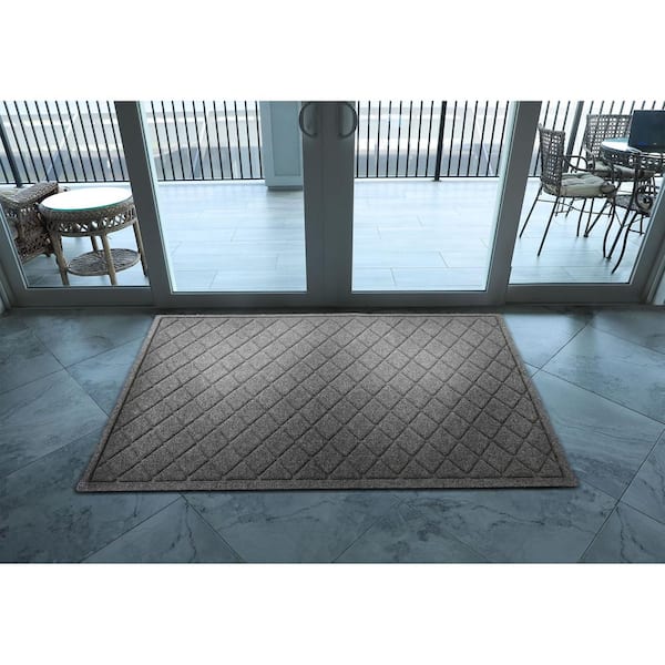 Waterhog Argyle Medium Gray 45 in. x 70 in. PET Polyester Indoor Outdoor Estate Mat