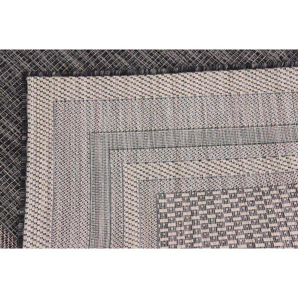 Easy-Care Reversible Black Synthetic Outdoor Rug 4' x 6'