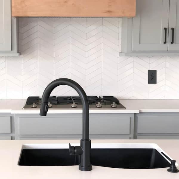 radiant 20 Amp 125-Volt Tamper-Resistant Duplex Outlet with Ultra-Fast PLUS Power Delivery USB C/C, Graphite