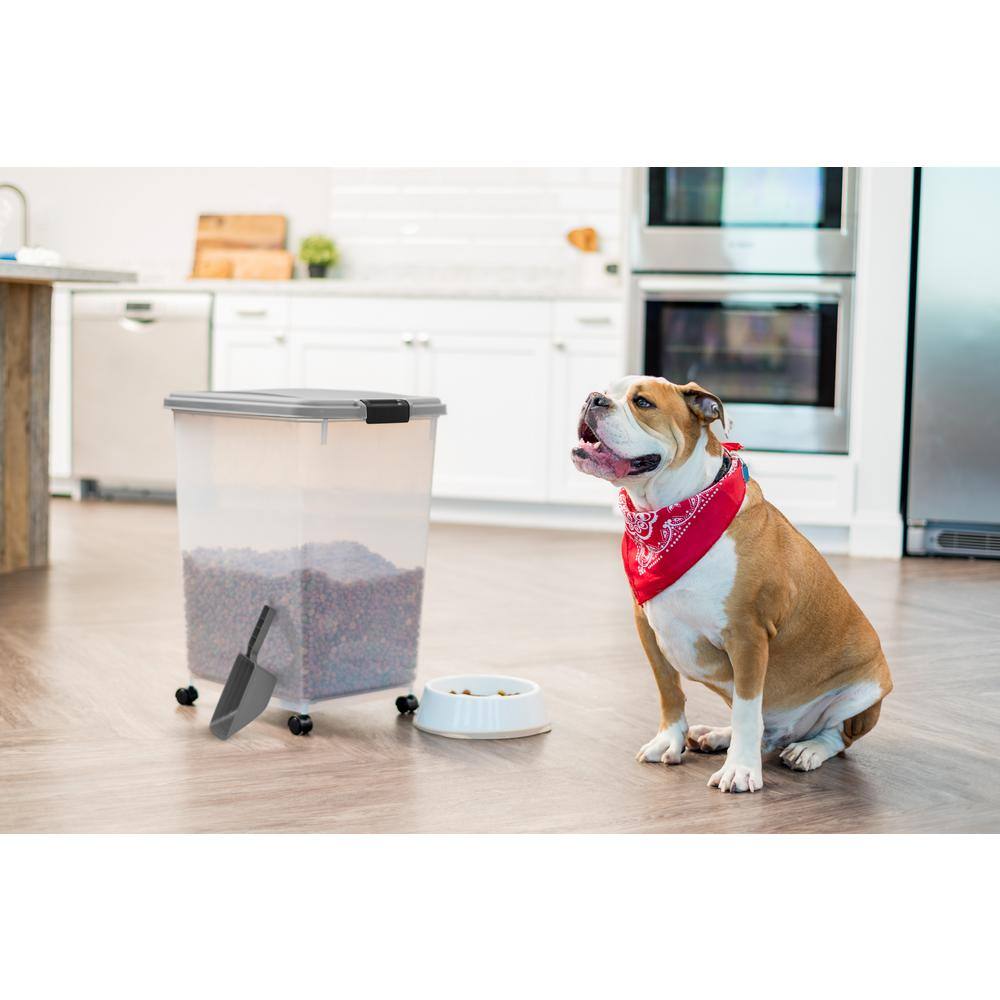 IRIS USA, Inc. Food Container with Sealing Top and Food Scoop