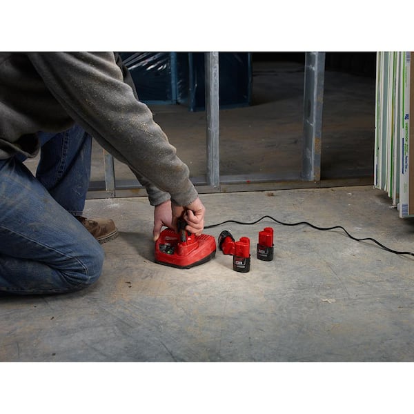 Milwaukee M12 12V Lithium-Ion Compact 2.0 Ah Battery Pack (2 Milwaukee M12 12V Lithium-Ion Compact 2.0 Ah Battery Pack (2
