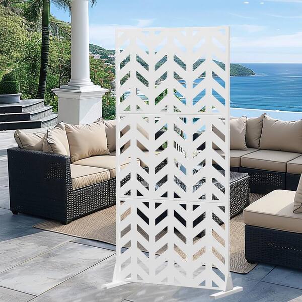 cadeninc 2.92 ft. x 6 ft. White Metal Privacy Screen with Fishbone Pattern