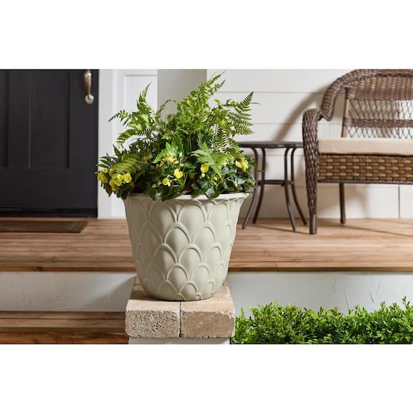 Cosette Large Beige Resin Textured Lightweight Round Planter (18.6 in. L x 18.6 in. W x 14.5 in. H)