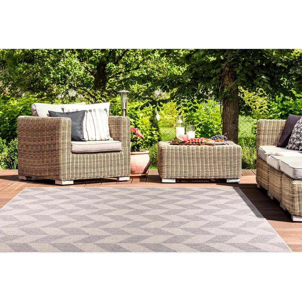 Calla Chic Herringbone 7'9"x10'2" Indoor/Outdoor Area Rug in Blue/Gray