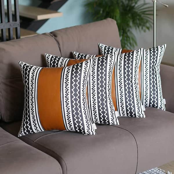 https://images.thdstatic.com/productImages/674db243-a2e9-436a-9bf6-58bb0517be63/svn/mike-co-new-york-throw-pillows-50-set4-931-4689-7172-64_600.jpg