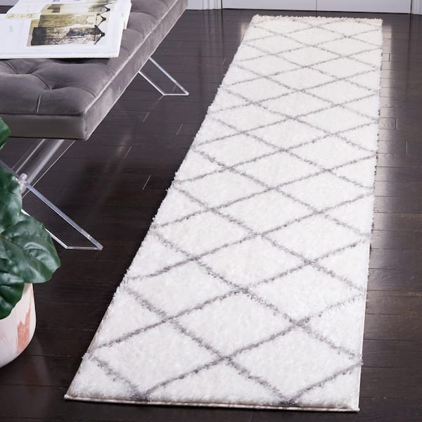 Tahoe Shag 2 ft. x 9 ft. White/Gray Diamond Abstract Runner Rug