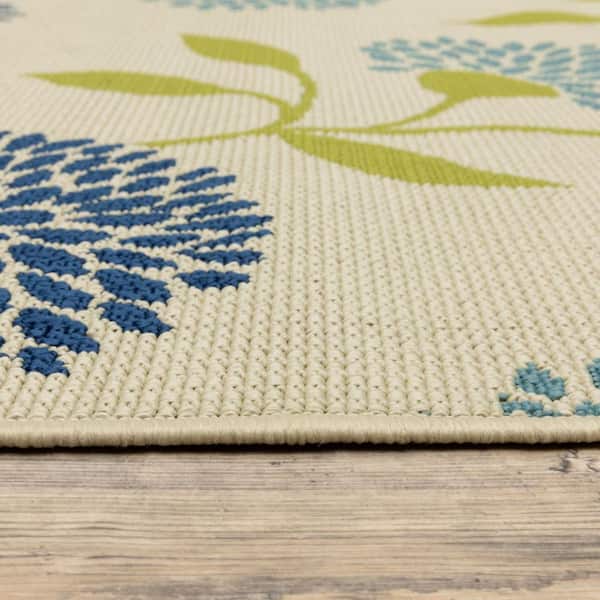 Green, Ivory 7 ft. x 10 ft. Loomed Polypropylene Rectangle Indoor/Outdoor Area Rug