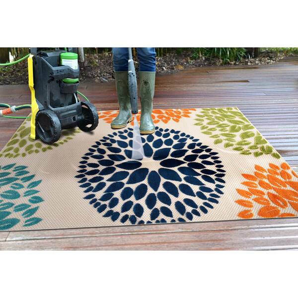 https://images.thdstatic.com/productImages/678897ec-0fe2-40da-bbc5-86ad4e188d5c/svn/multi-world-rug-gallery-outdoor-rugs-5565multi5x7-4f_600.jpg