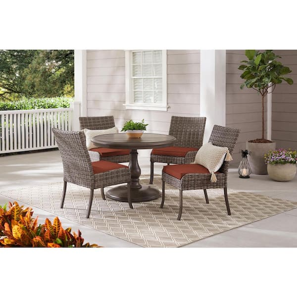 Hampton Bay Windsor 5-Piece Brown Wicker Round Outdoor Patio Dining Set with CushionGuard Quarry Red Cushions