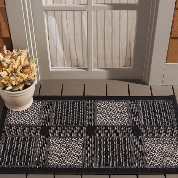 Courtyard Black/Sand Doormat 2 ft. x 4 ft. Border Indoor/Outdoor Patio Area Rug