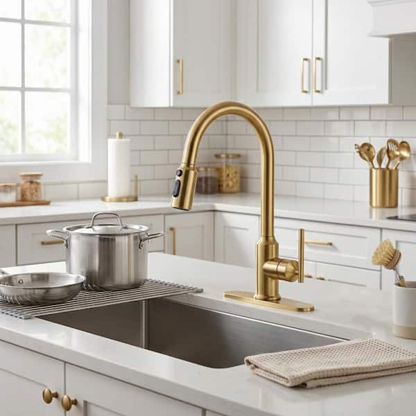 Single-Handle Pull Down Kitchen Faucet with 3-Mode Sprayer, 360 Swivel Stainless Steel Faucet in Gold