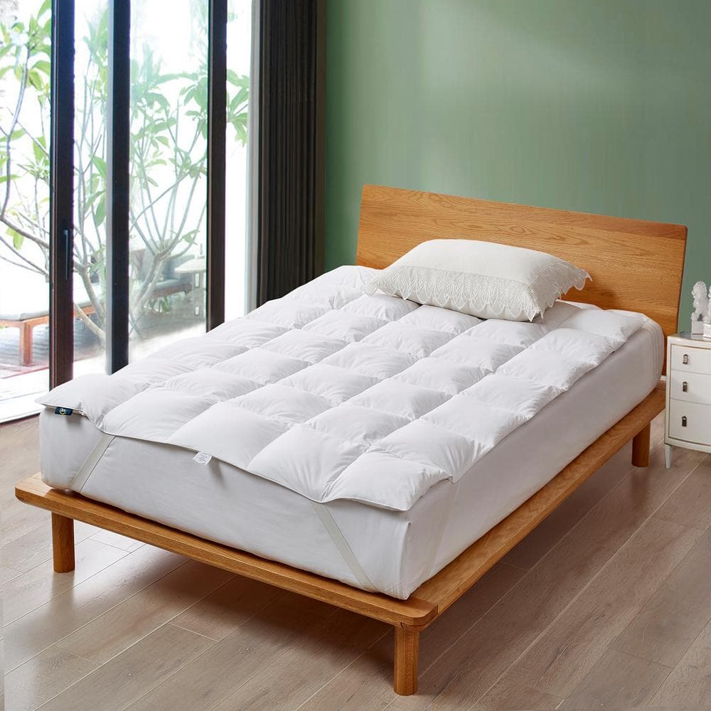 Serta Luxurious Queen White Goose Feather & Down Fiber Featherbed