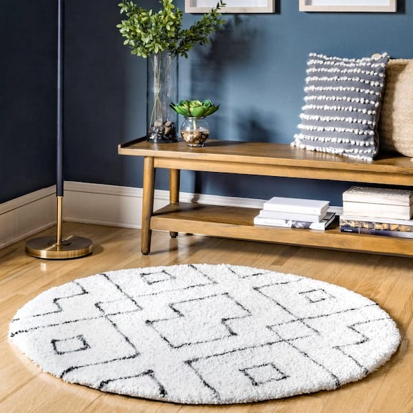 Beaulah Modern Geometric Shag White 6 ft. Indoor Round Area Rug