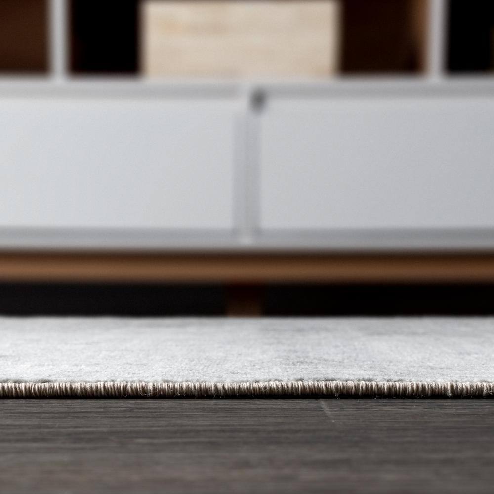 Light Grey Synthetic Medallion Area Rug, 5' Square