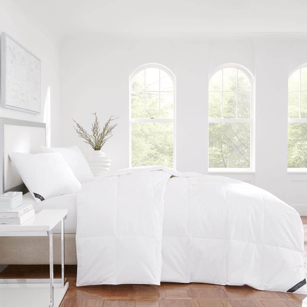 Elegance White Cotton King Down Alternative Comforter