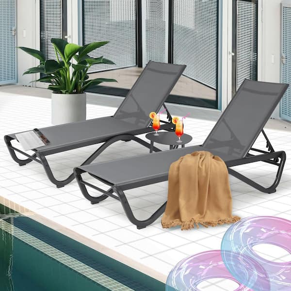 Patio Chaise Lounge Chair Set Outdoor Adjustable Chair Flat Recline for Sunbathing Beach 2 Gray Textilence W/Table