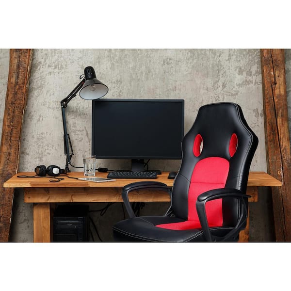 https://images.thdstatic.com/productImages/6810f7f2-365f-47ff-bc49-d433dbe65711/svn/red-gaming-chairs-z5067-rd-44_600.jpg