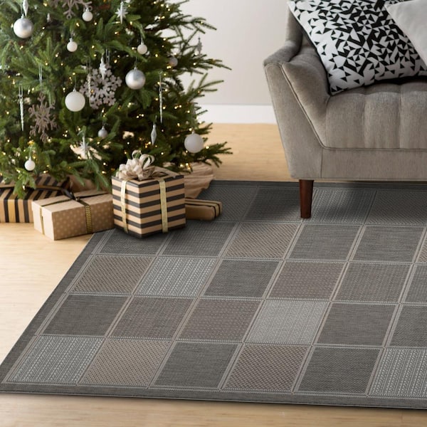 https://images.thdstatic.com/productImages/681947c0-c1aa-4cb8-8c3e-f7550d95e4ab/svn/gray-ottomanson-outdoor-rugs-sun2003-5x7-31_600.jpg