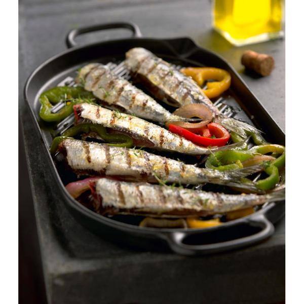 Medium Black Enameled Cast Iron Oval Grill Pan
