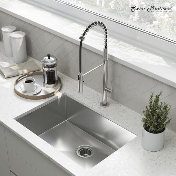 Swiss Madison Tourner 26 in. x 18 in. Stainless Steel, Single
