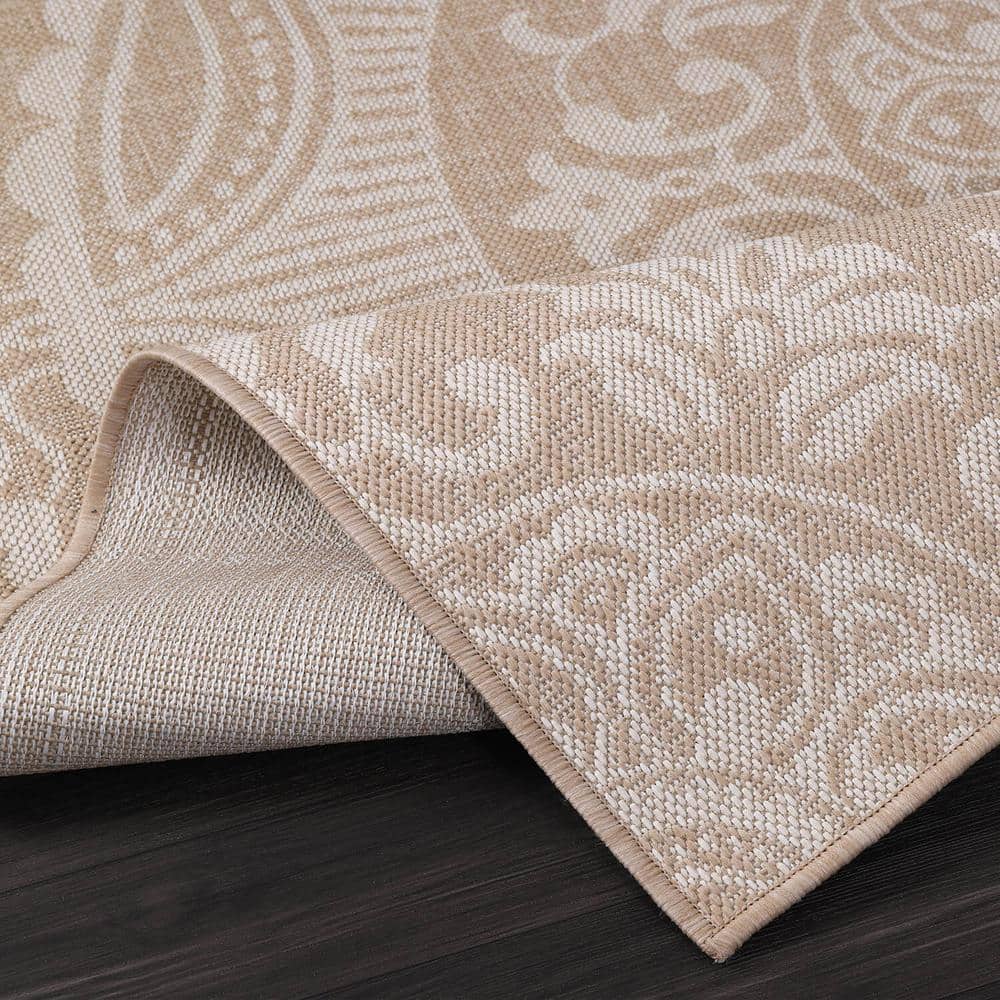 Beige and White Medallion Synthetic Indoor/Outdoor Rug 8' x 10'