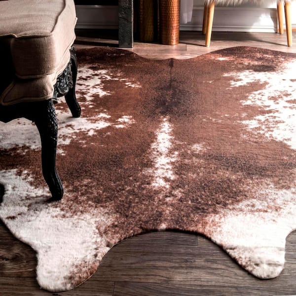 nuLOOM Tinley Spotted Faux Cowhide Gray 4 x 5 Shaped Rug BIBR02A