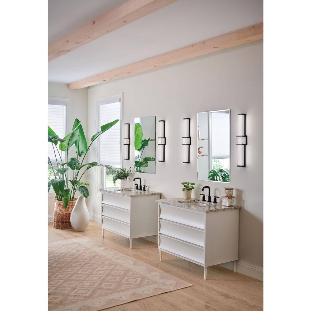 Pietra Luxe Black LED Bath Vanity Light, 24" Integrated