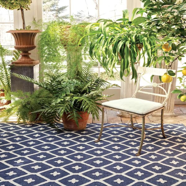 Elizabeth Handwoven Navy 5 ft. x 8 ft. Outdoor Area Rug