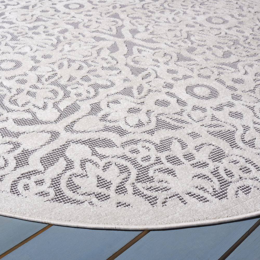 Ivory and Grey Floral Round Synthetic Indoor/Outdoor Rug
