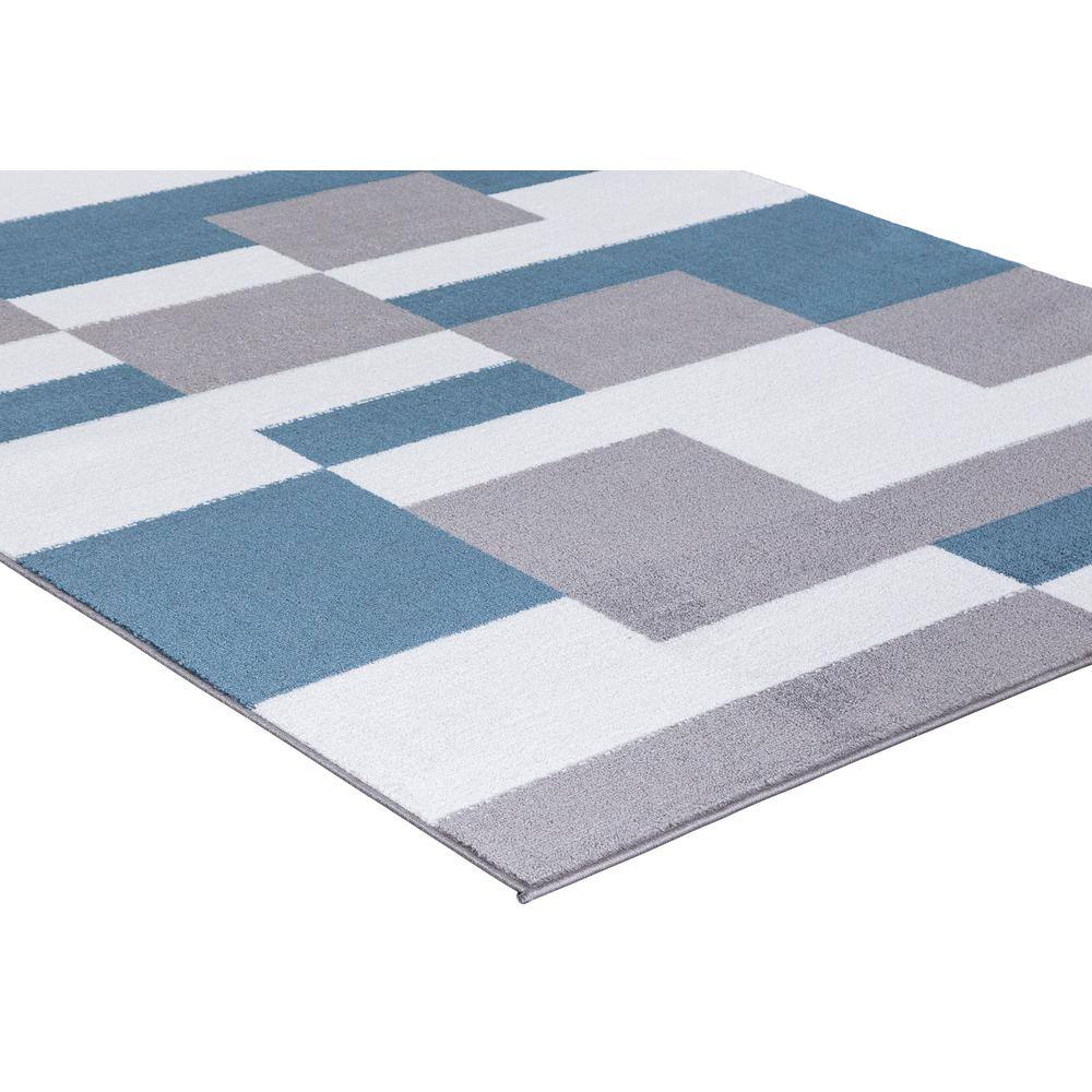 Gray and Blue Geometric Polypropylene Area Rug 5'3" x 7'3"