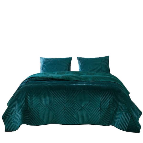 Benjara 3-Piece Green Solid King Size Microfiber Quilt Set