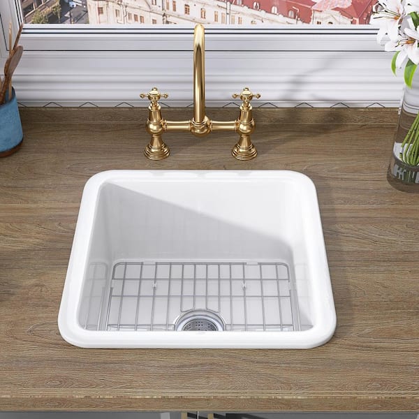 Vega Minor 48-in Vanity Light – Kuzco Lighting