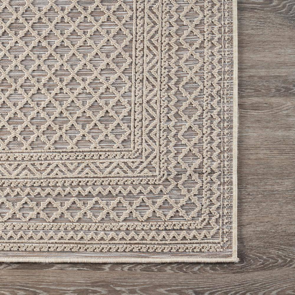 Reversible Geometric Trellis 5' x 7' Indoor/Outdoor Synthetic Rug