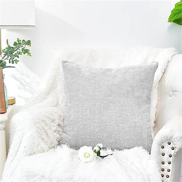 https://images.thdstatic.com/productImages/68d4458b-f6bf-4c54-b6a1-5156a27ee885/svn/outdoor-throw-pillows-b07y7wb3yq-4f_600.jpg