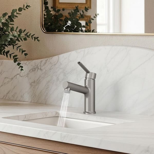 EVERSTEIN 6.69 in. H 1-Handle Single-Hole Pull-Out Bathroom Sink