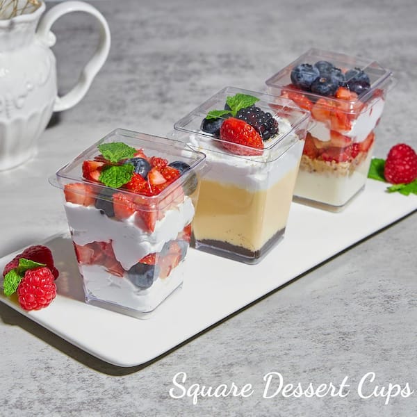 Esepony 5 oz. Plastic Dessert Cups with Lids, Spoons for Banana