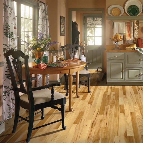 American Home Rustic Natural Hickory 3/4 in. T x 3-1/4 in. W Smooth Solid Hardwood Flooring (22 sq.ft./ctn)