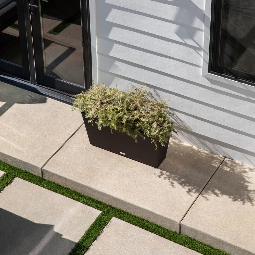 Black 31" Recycled Plastic Indoor/Outdoor Planter