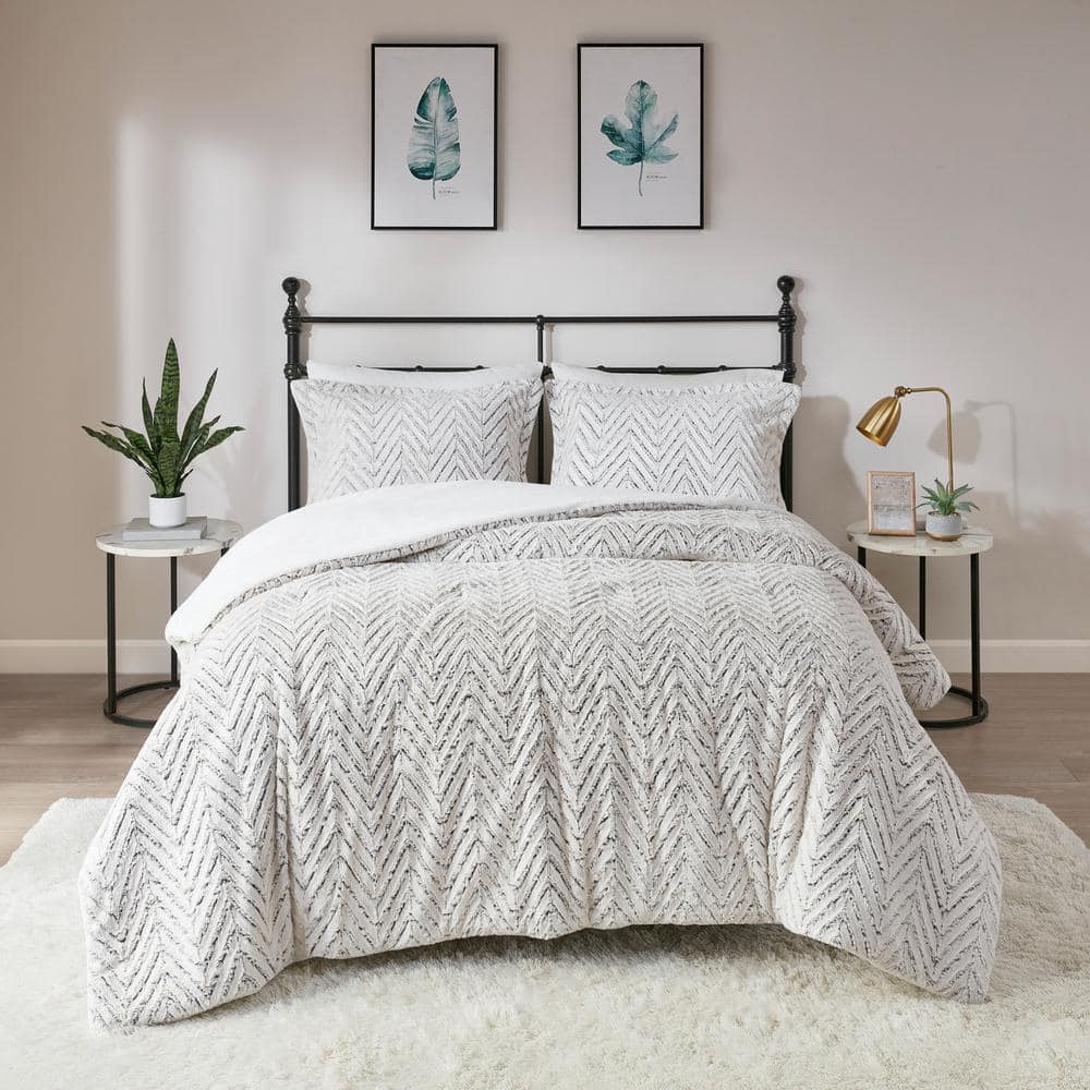 Madison Park Aurora 3-Piece Ivory Geometric Faux Fur King/Cal King Duvet Cover Set