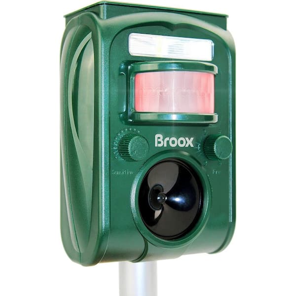 5-Watt Solar Electronic Outdoor Dogs, Cat, Coyote, Deer, Racoon, Skunk Ultrasonic Waterproof Motion Detection Repellent