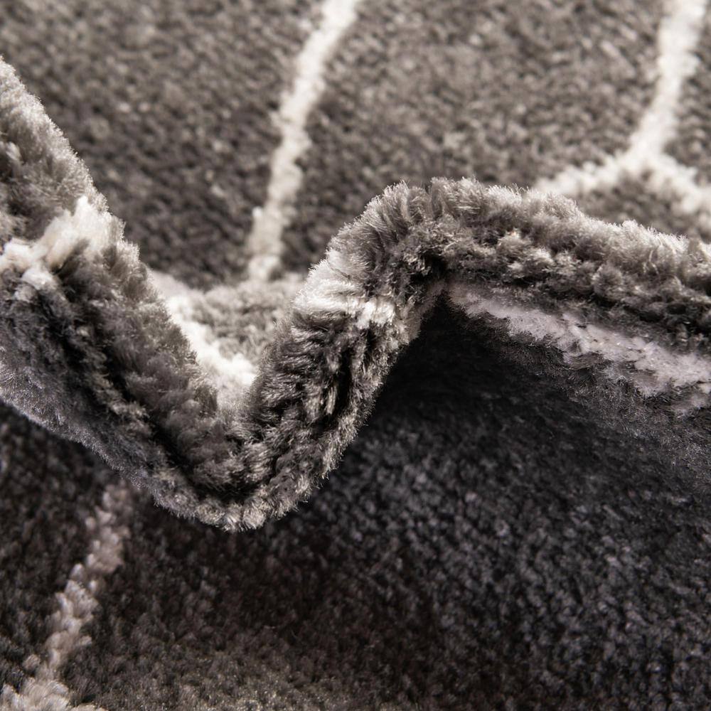 Dark Gray Octagon Synthetic Trellis Stain-Resistant Rug