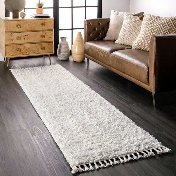 Casual Plush Neva Ivory 2 ft. x 8 ft. Rectangle Indoor Shag Runner Rug