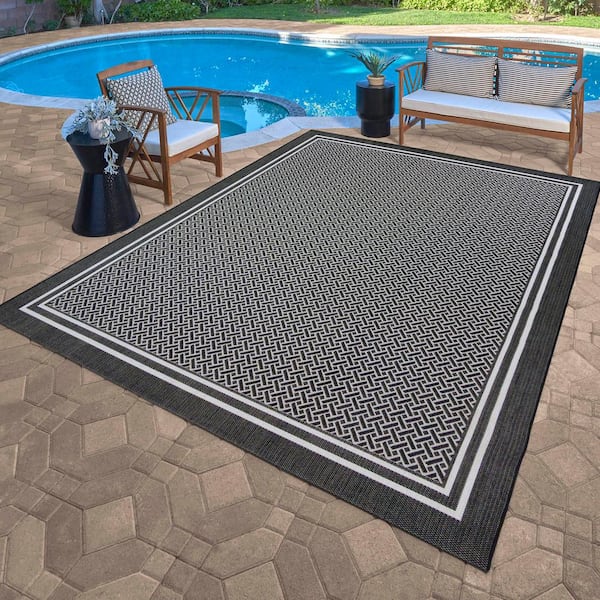 Paseo Soroa Black/White 9 ft. x 13 ft. Border Indoor/Outdoor Area Rug