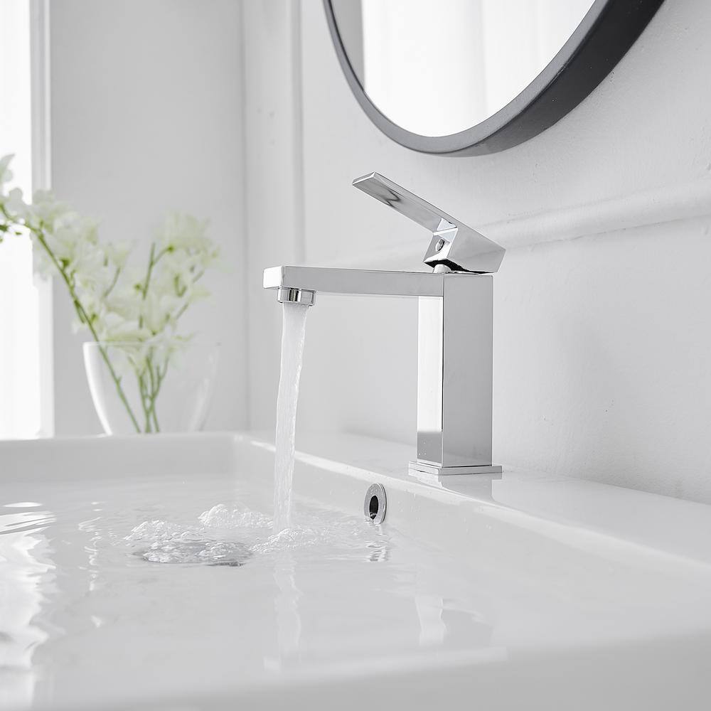 Polished Chrome Single-Handle Low-Arc Bathroom Faucet