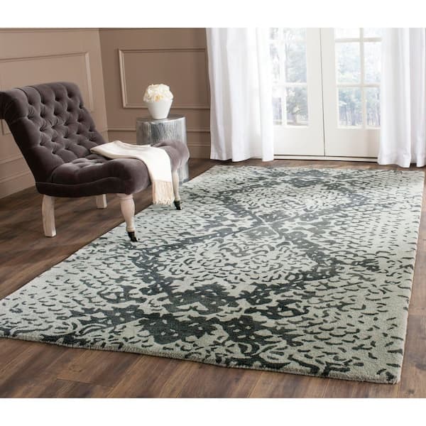 Wyndham 4 ft. x 6 ft. Gray/Black Distressed Geometric Area Rug